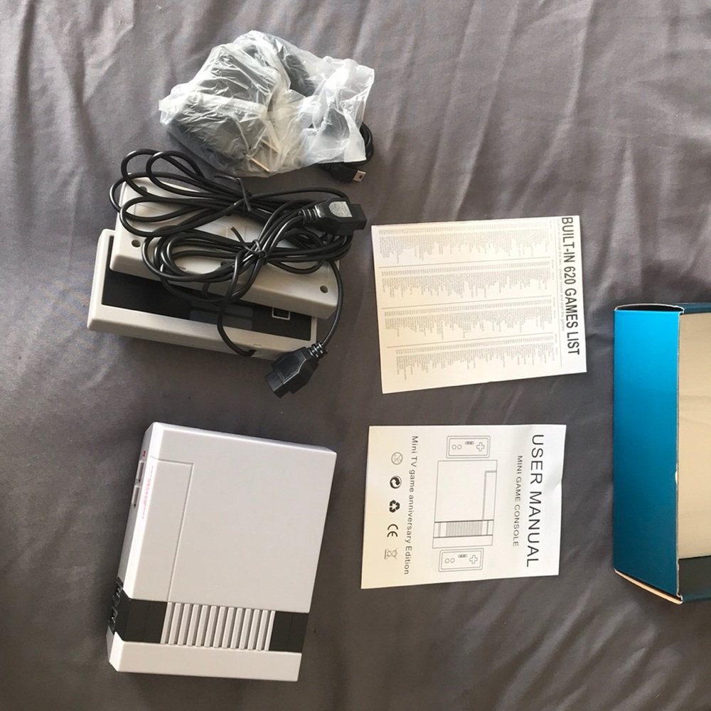 Mini Game Console - Picture 2 of 5